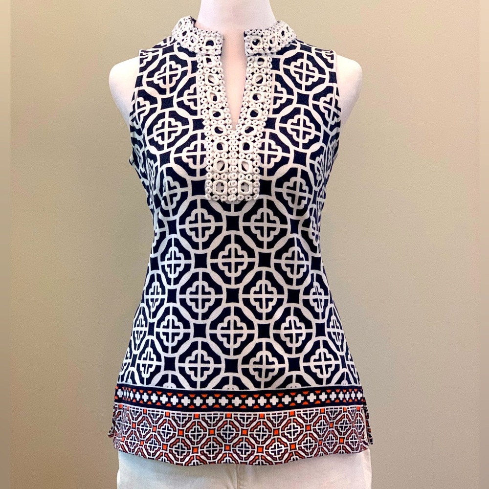 Crown & Ivy Top